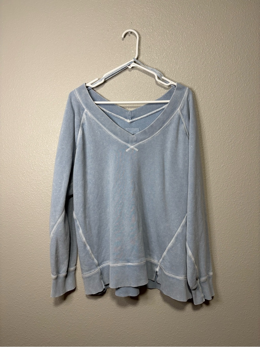 aerie Light Blue Long Sleeve V‑Neck Pullover